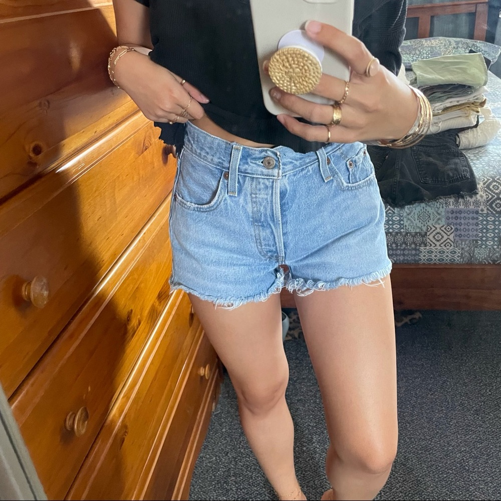 Size 23 Levis light wash shorts